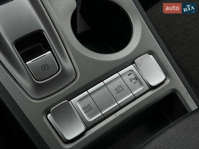 Серый Хендай Kona, объемом двигателя 0 л и пробегом 95 тыс. км за 17200 $, фото 22 на Automoto.ua