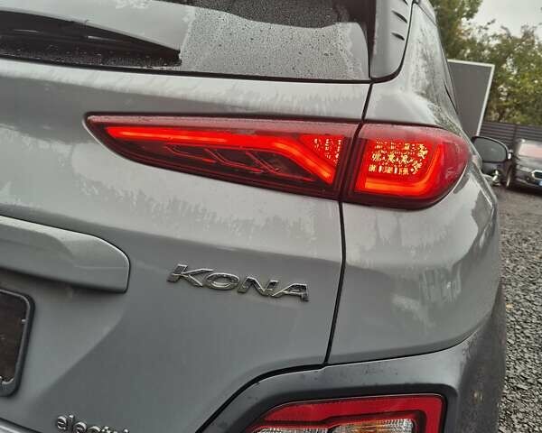 Сірий Хендай Kona, об'ємом двигуна 0 л та пробігом 99 тис. км за 19499 $, фото 15 на Automoto.ua