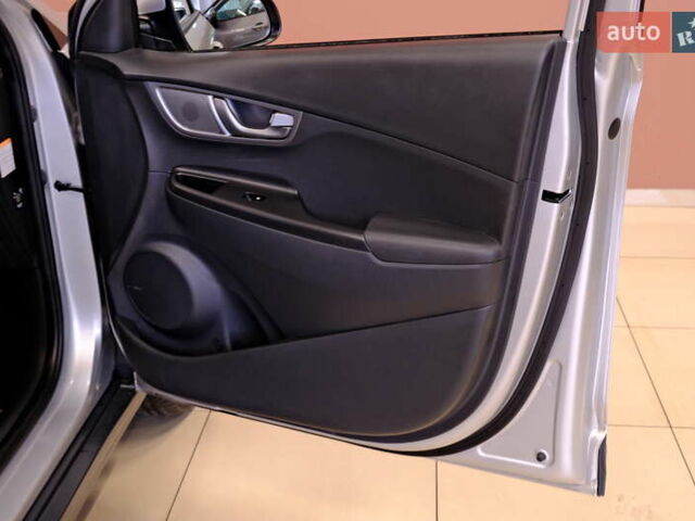 Серый Хендай Kona, объемом двигателя 0 л и пробегом 88 тыс. км за 20300 $, фото 42 на Automoto.ua