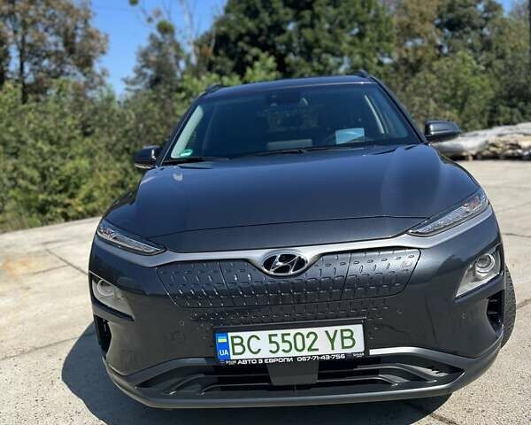 Серый Хендай Kona, объемом двигателя 0 л и пробегом 30 тыс. км за 21100 $, фото 6 на Automoto.ua
