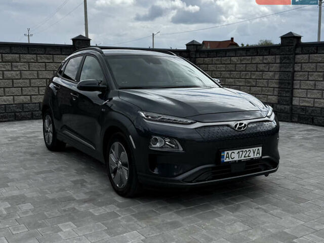 Серый Хендай Kona, объемом двигателя 0 л и пробегом 61 тыс. км за 15100 $, фото 2 на Automoto.ua