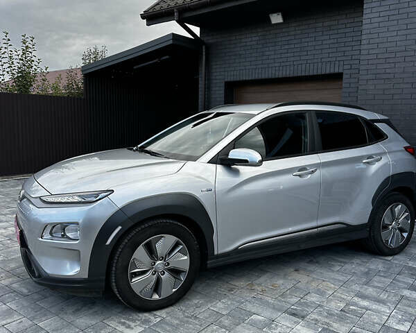 Сірий Хендай Kona, об'ємом двигуна 0 л та пробігом 38 тис. км за 19200 $, фото 2 на Automoto.ua