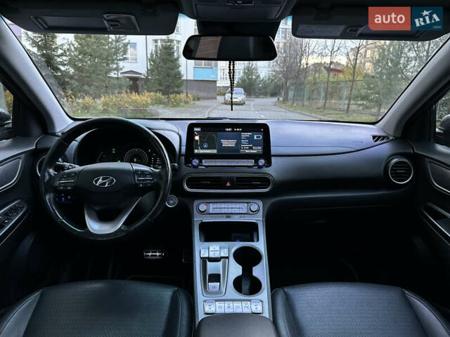 Сірий Хендай Kona, об'ємом двигуна 0 л та пробігом 137 тис. км за 16900 $, фото 85 на Automoto.ua