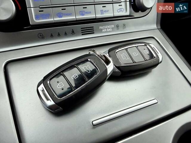 Серый Хендай Kona, объемом двигателя 0 л и пробегом 74 тыс. км за 15250 $, фото 58 на Automoto.ua