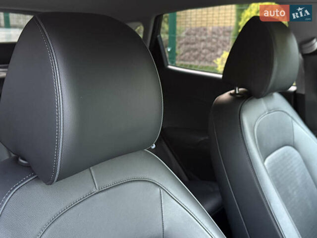 Сірий Хендай Kona, об'ємом двигуна 0 л та пробігом 81 тис. км за 17200 $, фото 94 на Automoto.ua
