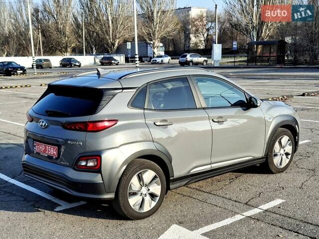 Серый Хендай Kona, объемом двигателя 0 л и пробегом 116 тыс. км за 18600 $, фото 8 на Automoto.ua