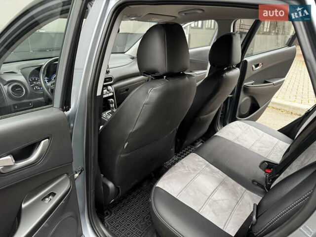 Сірий Хендай Kona, об'ємом двигуна 1.6 л та пробігом 32 тис. км за 18999 $, фото 16 на Automoto.ua