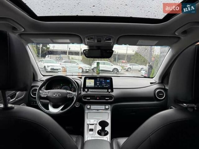 Сірий Хендай Kona, об'ємом двигуна 0 л та пробігом 61 тис. км за 17700 $, фото 49 на Automoto.ua