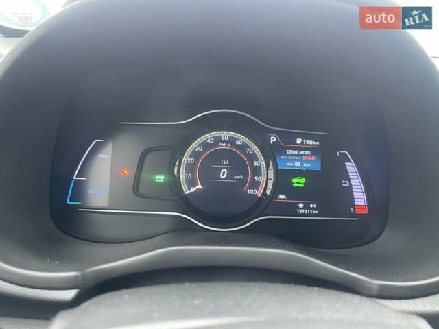 Сірий Хендай Kona, об'ємом двигуна 0 л та пробігом 132 тис. км за 15500 $, фото 21 на Automoto.ua