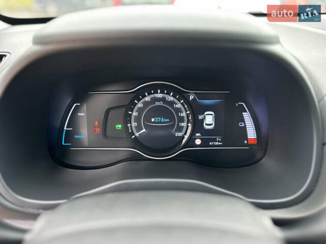 Сірий Хендай Kona, об'ємом двигуна 0 л та пробігом 61 тис. км за 18800 $, фото 22 на Automoto.ua