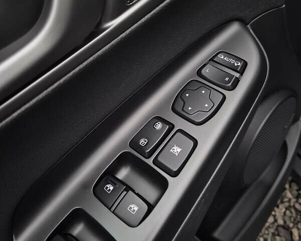 Сірий Хендай Kona, об'ємом двигуна 0 л та пробігом 99 тис. км за 19499 $, фото 35 на Automoto.ua