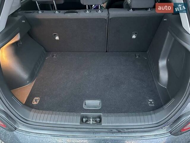 Сірий Хендай Kona, об'ємом двигуна 0 л та пробігом 50 тис. км за 17800 $, фото 29 на Automoto.ua