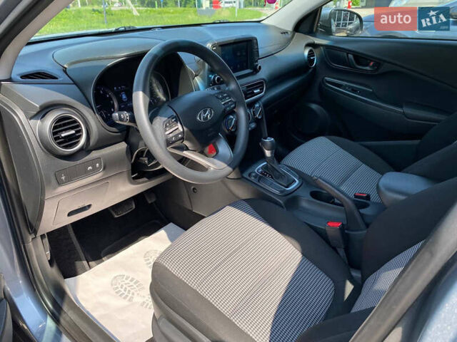 Серый Хендай Kona, объемом двигателя 2 л и пробегом 104 тыс. км за 15200 $, фото 6 на Automoto.ua