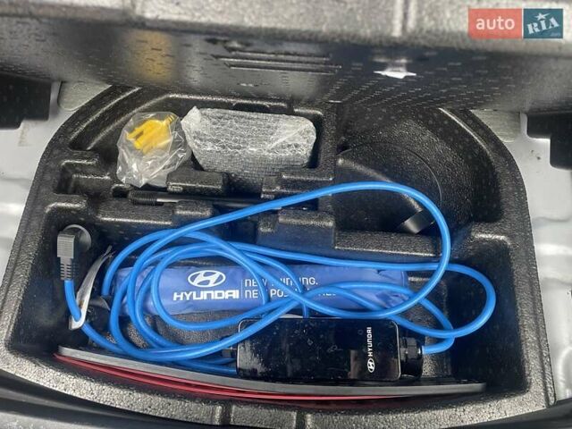 Серый Хендай Kona, объемом двигателя 0 л и пробегом 114 тыс. км за 17100 $, фото 38 на Automoto.ua