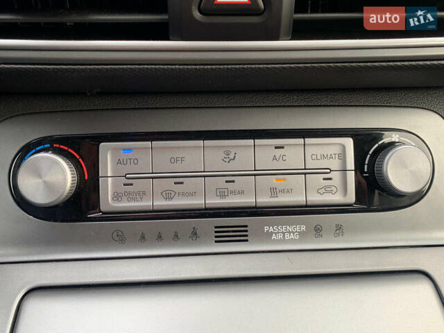 Серый Хендай Kona, объемом двигателя 0 л и пробегом 107 тыс. км за 18900 $, фото 14 на Automoto.ua