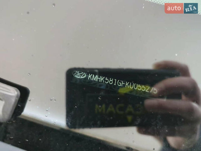 Серый Хендай Kona, объемом двигателя 0 л и пробегом 80 тыс. км за 17500 $, фото 10 на Automoto.ua