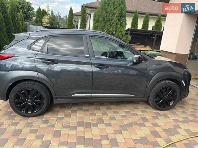 Серый Хендай Kona, объемом двигателя 0 л и пробегом 78 тыс. км за 15900 $, фото 3 на Automoto.ua