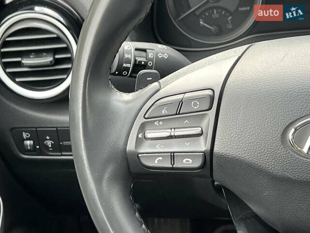 Серый Хендай Kona, объемом двигателя 1.6 л и пробегом 54 тыс. км за 20950 $, фото 34 на Automoto.ua