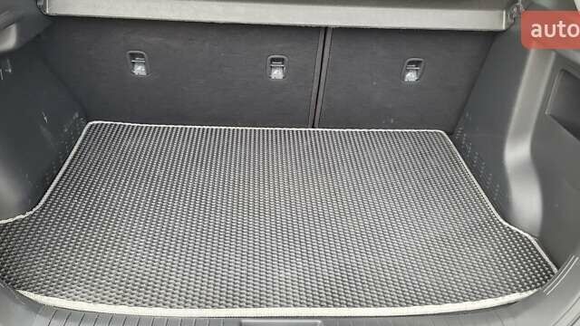 Сірий Хендай Kona, об'ємом двигуна 2 л та пробігом 59 тис. км за 15100 $, фото 4 на Automoto.ua