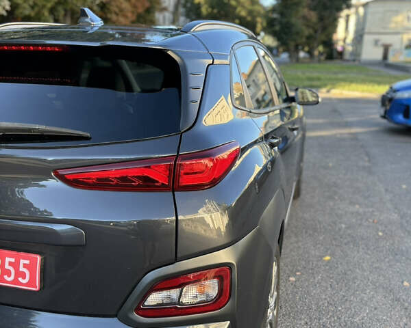 Сірий Хендай Kona, об'ємом двигуна 0 л та пробігом 62 тис. км за 18200 $, фото 14 на Automoto.ua