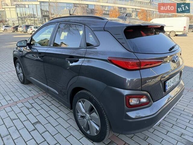 Серый Хендай Kona, объемом двигателя 0 л и пробегом 111 тыс. км за 17000 $, фото 10 на Automoto.ua