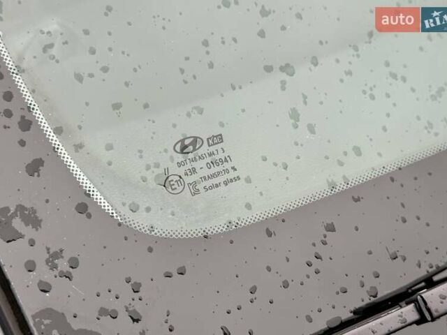 Серый Хендай Kona, объемом двигателя 0 л и пробегом 74 тыс. км за 15250 $, фото 26 на Automoto.ua