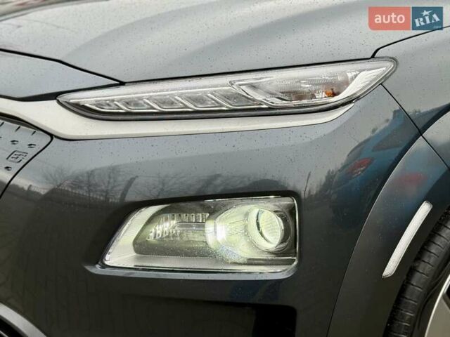 Серый Хендай Kona, объемом двигателя 0 л и пробегом 74 тыс. км за 15250 $, фото 22 на Automoto.ua