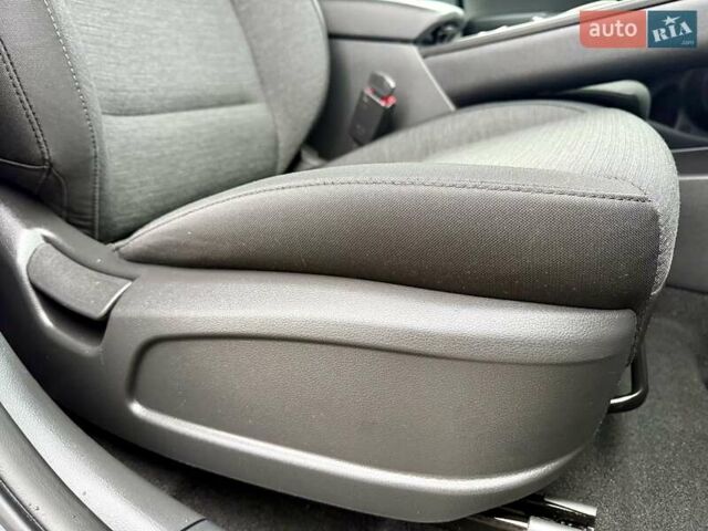 Серый Хендай Kona, объемом двигателя 0 л и пробегом 74 тыс. км за 15250 $, фото 72 на Automoto.ua