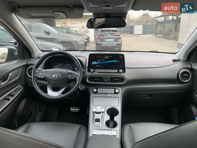 Серый Хендай Kona, объемом двигателя 0 л и пробегом 107 тыс. км за 18900 $, фото 12 на Automoto.ua
