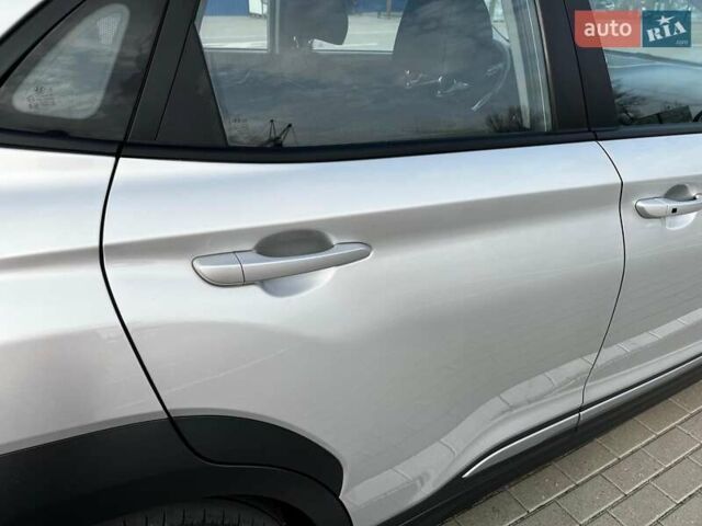 Серый Хендай Kona, объемом двигателя 0 л и пробегом 136 тыс. км за 16700 $, фото 12 на Automoto.ua