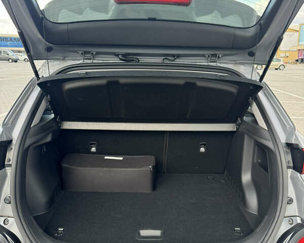 Серый Хендай Kona, объемом двигателя 0 л и пробегом 52 тыс. км за 16300 $, фото 14 на Automoto.ua