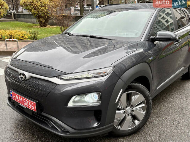 Серый Хендай Kona, объемом двигателя 0 л и пробегом 130 тыс. км за 18500 $, фото 5 на Automoto.ua