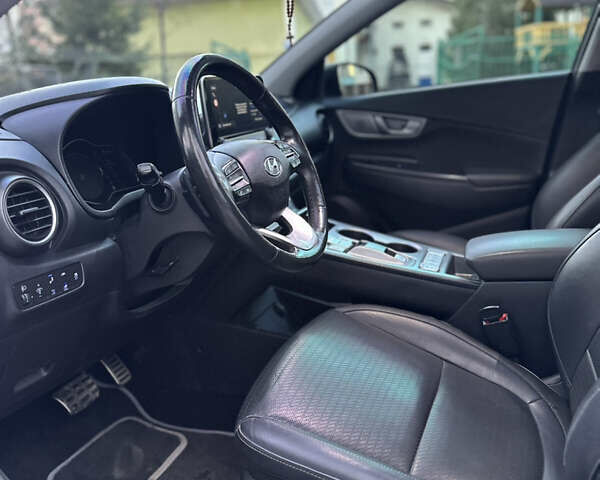 Сірий Хендай Kona, об'ємом двигуна 0 л та пробігом 137 тис. км за 16900 $, фото 55 на Automoto.ua