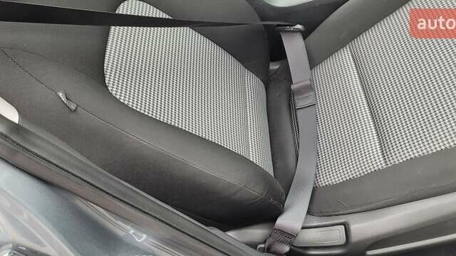 Сірий Хендай Kona, об'ємом двигуна 2 л та пробігом 59 тис. км за 15100 $, фото 14 на Automoto.ua