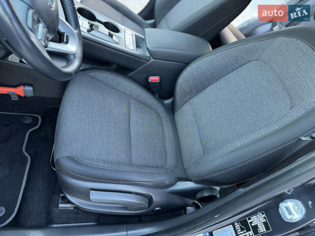 Сірий Хендай Kona, об'ємом двигуна 0 л та пробігом 114 тис. км за 15999 $, фото 26 на Automoto.ua