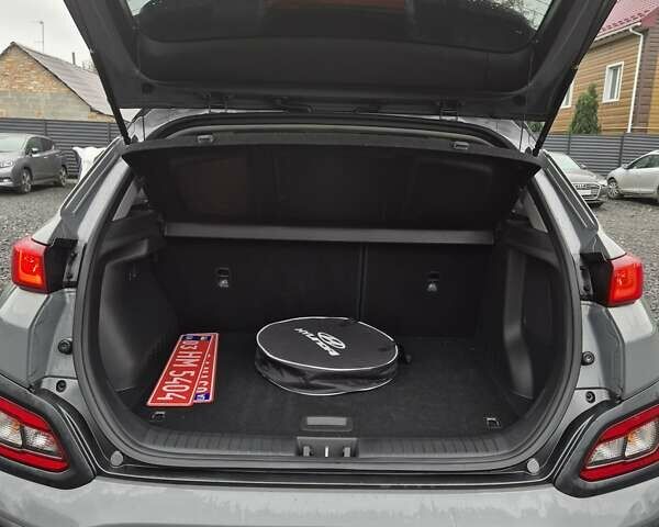 Сірий Хендай Kona, об'ємом двигуна 0 л та пробігом 99 тис. км за 19499 $, фото 17 на Automoto.ua