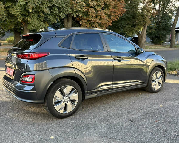 Сірий Хендай Kona, об'ємом двигуна 0 л та пробігом 62 тис. км за 18200 $, фото 8 на Automoto.ua