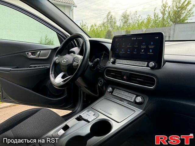 Сірий Хендай Kona, об'ємом двигуна 99 л та пробігом 96 тис. км за 15999 $, фото 6 на Automoto.ua