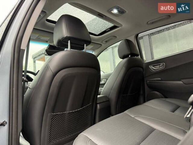 Сірий Хендай Kona, об'ємом двигуна 0 л та пробігом 61 тис. км за 17700 $, фото 48 на Automoto.ua