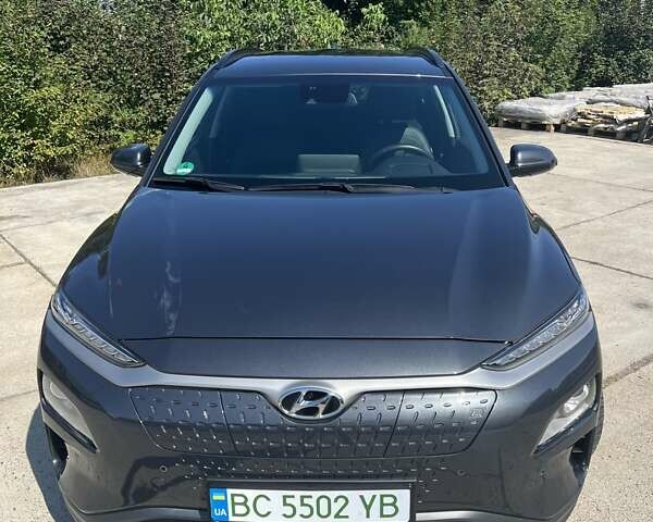Серый Хендай Kona, объемом двигателя 0 л и пробегом 30 тыс. км за 21100 $, фото 48 на Automoto.ua