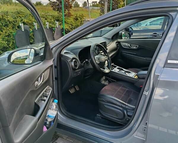 Сірий Хендай Kona, об'ємом двигуна 0 л та пробігом 90 тис. км за 17000 $, фото 7 на Automoto.ua
