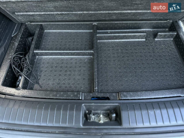 Сірий Хендай Kona, об'ємом двигуна 0 л та пробігом 137 тис. км за 16900 $, фото 41 на Automoto.ua