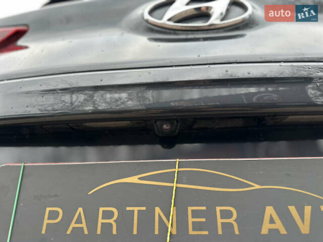 Сірий Хендай Kona, об'ємом двигуна 0 л та пробігом 61 тис. км за 18800 $, фото 11 на Automoto.ua