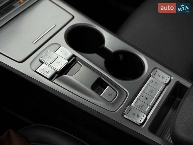 Сірий Хендай Kona, об'ємом двигуна 0 л та пробігом 61 тис. км за 17700 $, фото 39 на Automoto.ua