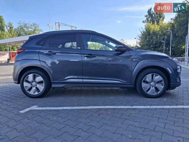 Серый Хендай Kona, объемом двигателя 0 л и пробегом 46 тыс. км за 16500 $, фото 3 на Automoto.ua