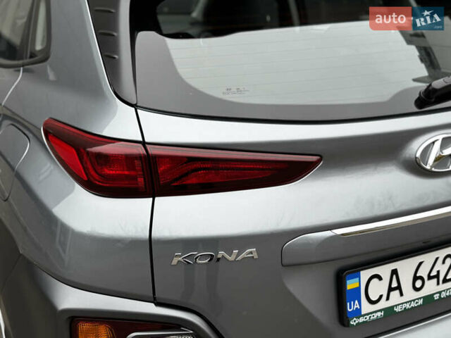 Сірий Хендай Kona, об'ємом двигуна 1.6 л та пробігом 32 тис. км за 18999 $, фото 9 на Automoto.ua