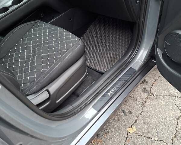 Сірий Хендай Kona, об'ємом двигуна 0 л та пробігом 86 тис. км за 15200 $, фото 20 на Automoto.ua