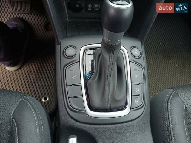 Сірий Хендай Kona, об'ємом двигуна 1.6 л та пробігом 12 тис. км за 21500 $, фото 18 на Automoto.ua