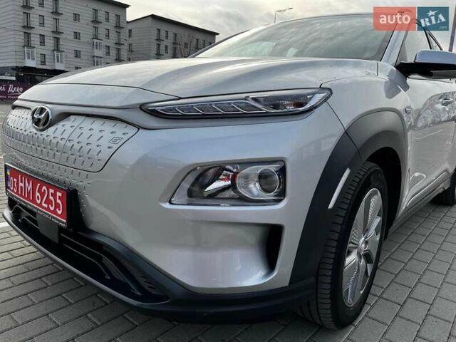 Серый Хендай Kona, объемом двигателя 0 л и пробегом 136 тыс. км за 16700 $, фото 19 на Automoto.ua