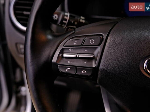 Серый Хендай Kona, объемом двигателя 0 л и пробегом 88 тыс. км за 20300 $, фото 28 на Automoto.ua